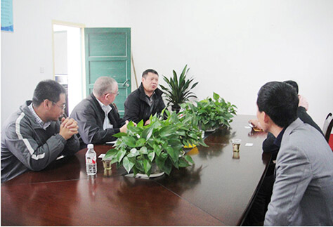 美國(guó)某大型化學(xué)原料采購商亞洲區(qū)總裁來我廠考察